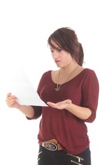 Frau mit Brief, verärgert, lachend, freudig, traurig