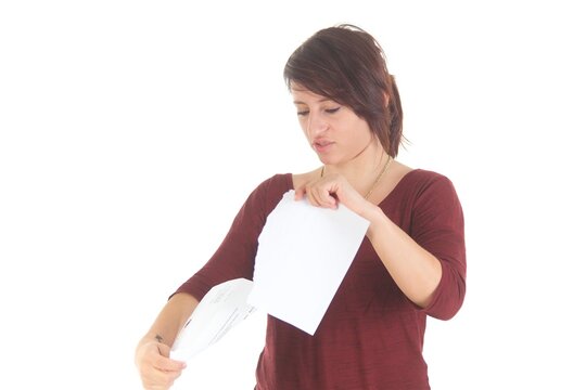 Frau mit Brief, ver&auml;rgert, lachend, freudig, traurig