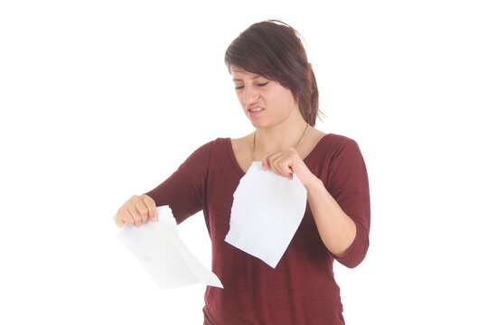 Frau mit Brief, ver&auml;rgert, lachend, freudig, traurig
