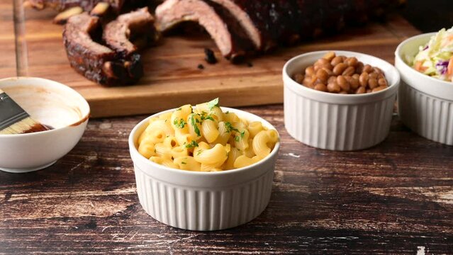 mac and cheese wiht pork spare ribs