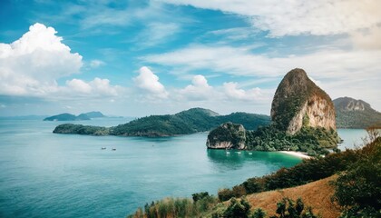  Paisaje pintoresco.Oceano y montañas.Viajes y aventuras alrededor del mundo.Islas de Tailand - obrazy, fototapety, plakaty