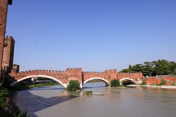 Fototapeta na wymiar ponte scaligero bridge in Verona, Italy