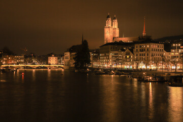 Fototapeta na wymiar Zurich by night