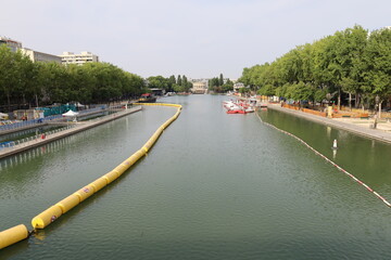 Fototapeta premium Ourcq canal and basin of the Villette