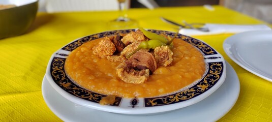 patatas con cortezas