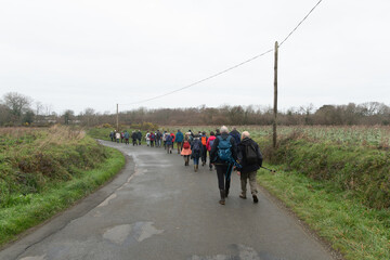 Groupe de randonneurs en Bretagne - France