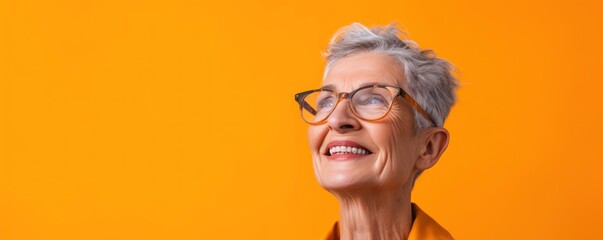 Old woman smile on color background - obrazy, fototapety, plakaty
