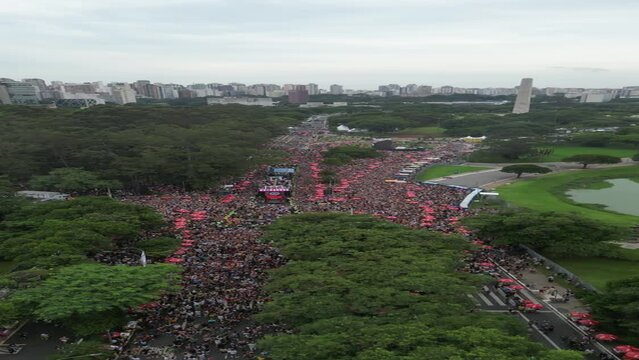 Carnaval Bloco S&atilde;o Paulo Samba Ibirapuera folia alegria diversidade multiculturalismo batucada fantasia anima&ccedil;&atilde;o cultura tradi&ccedil;&atilde;o rua m&uacute;sica dan&ccedil;a festa Brasil ritmo celebra&ccedil;&atilde;o colorido energia foli&atilde;o