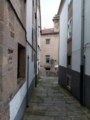 Callejón en la zona monumental de Santiago de Compostela, Galicia