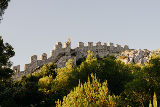 Ancient wall of Ostrica in Grabastica bay view