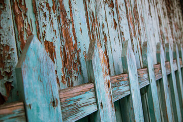 Steccato di legno azzurro scrostato