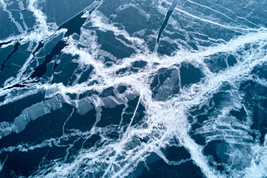 Formation of new Arctic sea ice cracked - manmade destruction