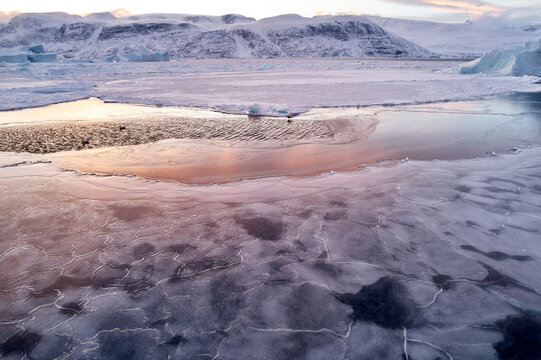 Arctic sea ice forms