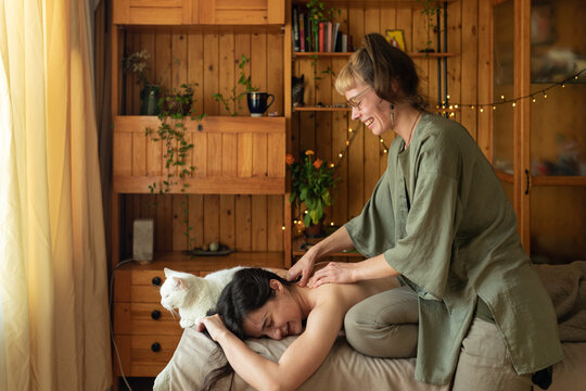 girl neck massage