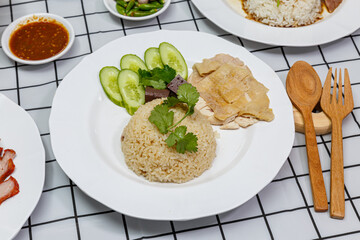 steamed rice topped with chicken