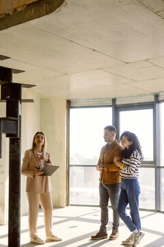 Renters Chat Real Estate Agent Two Levels Flat