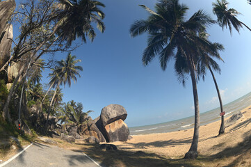 Khae Khae Beach has large granite rocks and a fine sand beach. This beach is known for being a beautiful public beach. There are many people from abroad who come to admire the shady beauty of nature..