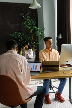 Coworking hub workstation freelancer effectiveness infographic startup