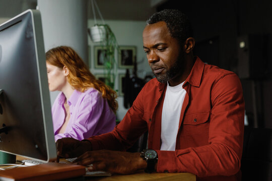 Clerk computer hardware workplace personnel businesspeople 
