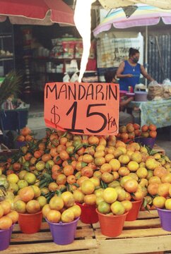 Mandarins for 15 pesos/kg.