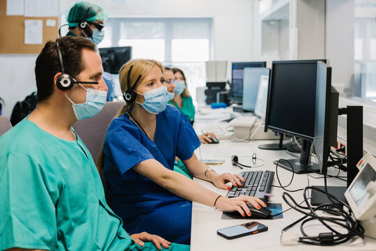 Medical workers in hospital registry
