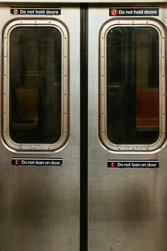 Entrance of subway train at station