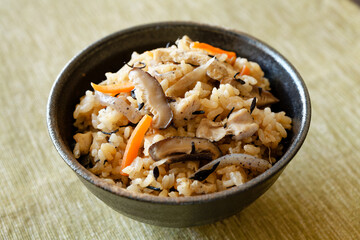 五目炊き込みご飯