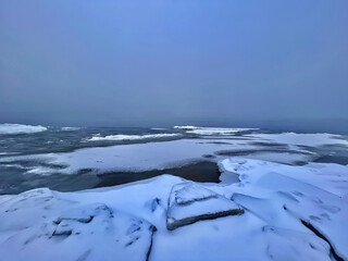 Obraz premium ice on the river