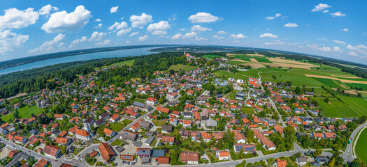 Panoramablick auf Andechs-Erling mit Kloster Andechs und Ammersee