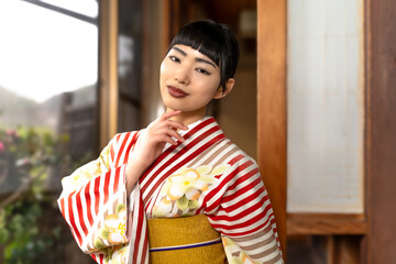 和服姿の日本女性