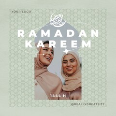 Green Ramadan Kareem Greeting Instagram Post