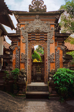 Doors to Balinese temple