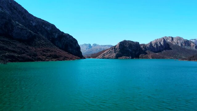 Embalse del Porma (Le&oacute;n)