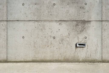 Concrete wall with round wholes
