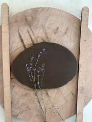 Molding a plate out of clay