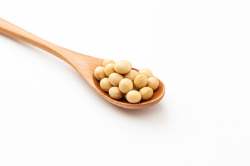 白背景に大豆