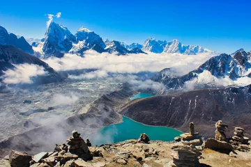Photo sur Plexiglas Cho Oyu Breath taking view of great Himalayan ranges with Cholatse, Taboche over the Gokyo lakes and Ngozumpa glacier in this stunning panorama from Gokyo Ri summit in Nepal