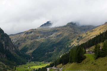 Fototapeta na wymiar Blick auf Tauer (Gemeinde Matrei in Osttirol) 