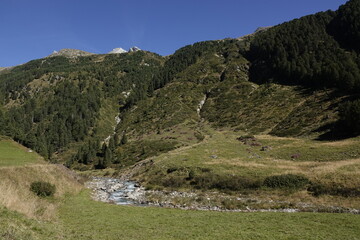 Obraz premium Herbst im Defereggental in Österreich 