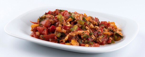 salad with walnuts and tomatoes
