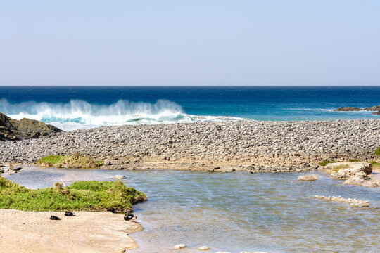 Wellen am Strand der Insel Fuerteventura, Kanarische Inseln