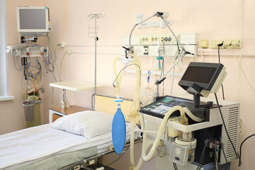Empty equipped place in intensive care unit