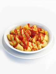ración de patatas con salsa brava