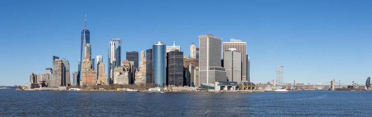 Panorama of the lower Manhattan skyline with the Brooklyn Bridge