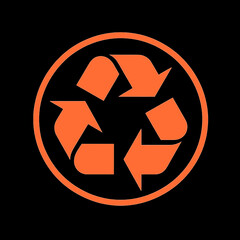 símbolo naranja del reciclaje sobre fondo negro