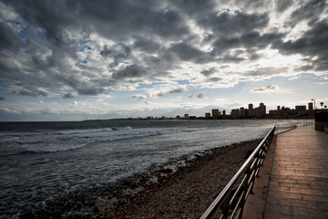Fototapeta na wymiar seaside landscape in the spanish city of alicante without people