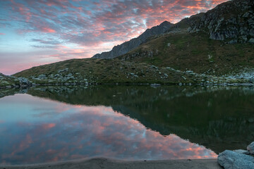 Lacs de Montartier en été en Savoie , lever du soleil ,Massif de la Lauzière, Alpes , France