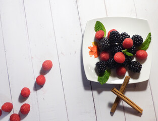 Natural freshness: Delicious raspberries and blackberries.