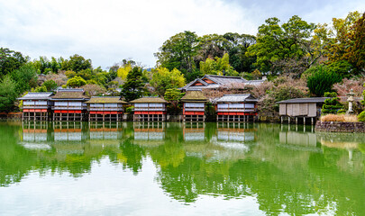 Obraz premium 京都、八条ヶ池の錦水亭