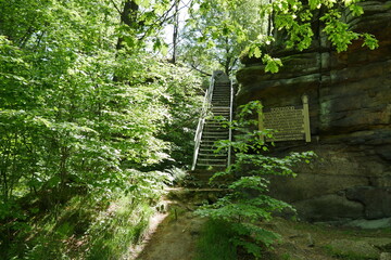 Treppe zum Totenstein in den Königshainer Bergen